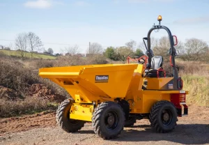 Dumper sur pneus 4.5 tonnes pour tous travaux de transports et de manutentions en location chez Valroc SA dans la Broye