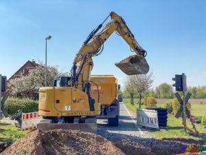 Pelle hydraulique sur chenille pour tous travaux de démolition, transformation, terrassement, aménagement extérieur en location chez Valroc SA dans la Broye